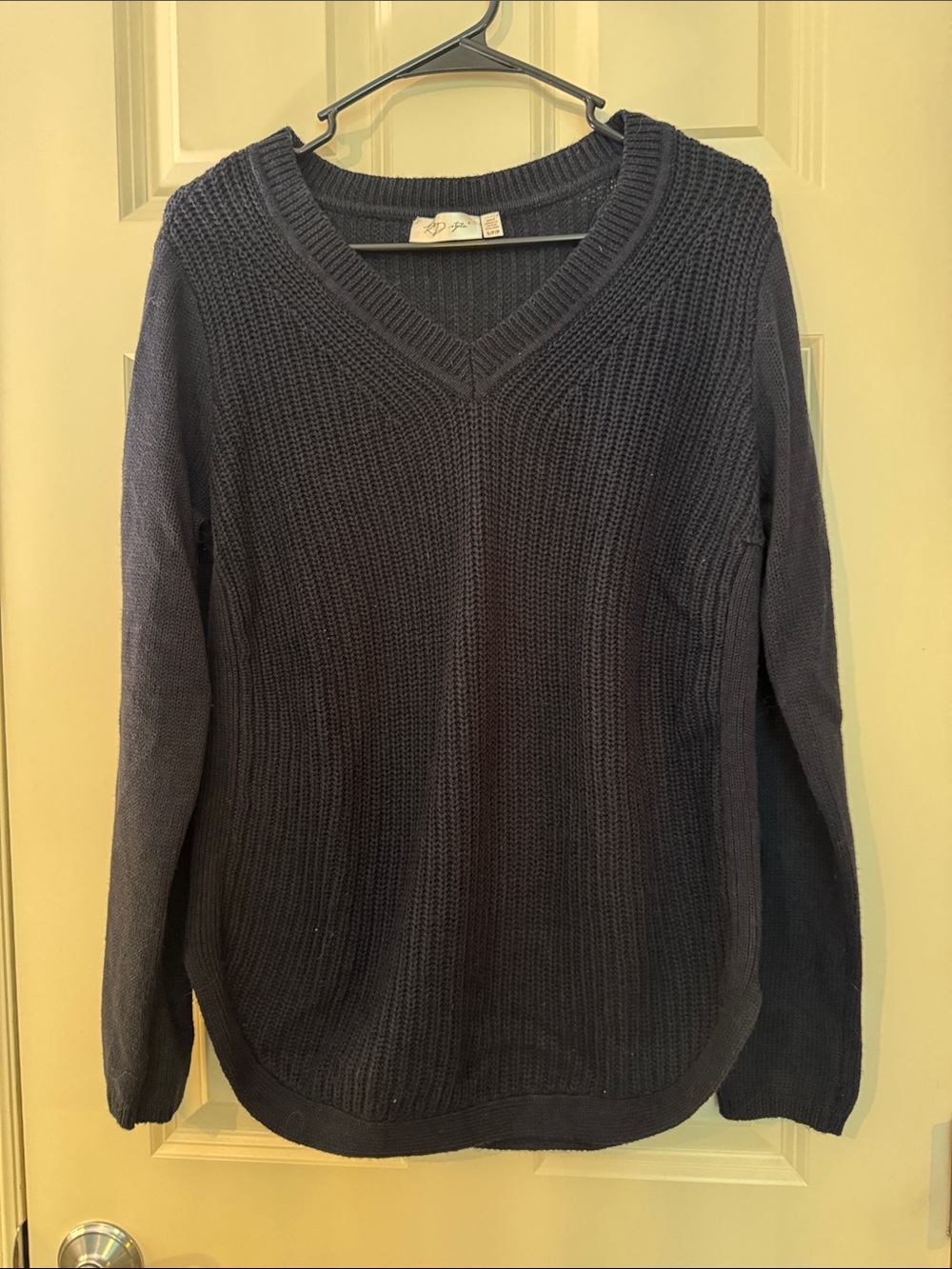 RD Style Deep Navy V-Neck Ribbed Sweater